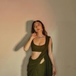 Oviya Darnal