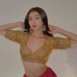 Oviya Darnal