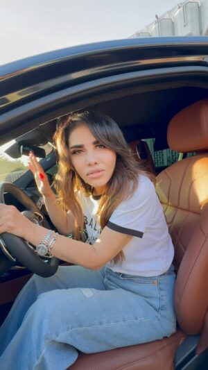 Ozoda Nursaidova Instagram - KONSERT OLDI ZOR SURPRIZ BOLDI ā¼ļø
@avenue_motors KOTTA RAXMAT ššš
.
.
#reels #top #uzbekistan #uzb #toshkent #samarkand #andijon