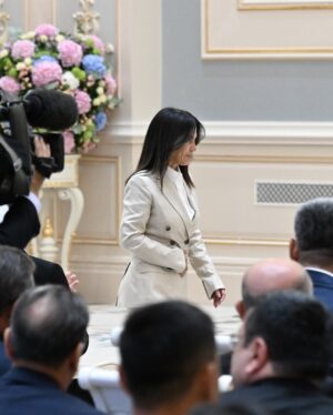 Ozoda Nursaidova Instagram - Muhtaram yurtboshimizga va xalqimizga eātirof va ishonch uchun katta rahmatšš»šŗšæšŗšæšŗšæ @mirziyoyev_sh