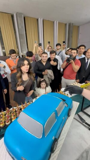 Ozoda Nursaidova Instagram - Konsertda ishlagan, qatnashgan biz bilan shu quvonchli kunlarni baham koārgan barchaga Rahmat !ā¤ļøā¤ļøā¤ļø SYURPRIZ UCHUN RAXMATš£š£š£