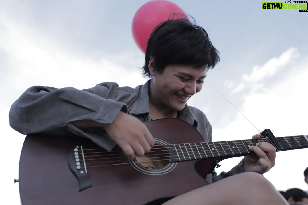 Paing Phyo Thu - 8K Likes - At least my guitar skills make someone smile....
ME !!! 🤪😁🤣