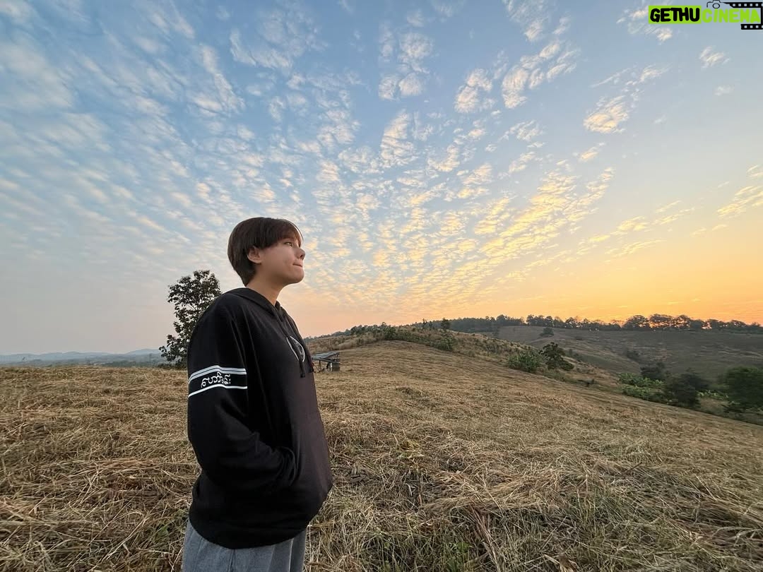 Paing Phyo Thu - 9.9K Likes - I wanna spend every sunrise with you….. 🌄