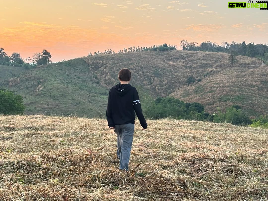 Paing Phyo Thu - 9.9K Likes - I wanna spend every sunrise with you….. 🌄