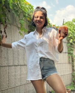 Actress Paing Phyo Thu HD Photos and Wallpapers June 2025