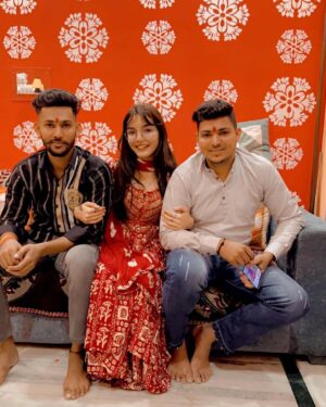 Palak Chauhan Instagram - Happy diwali ❤️👀