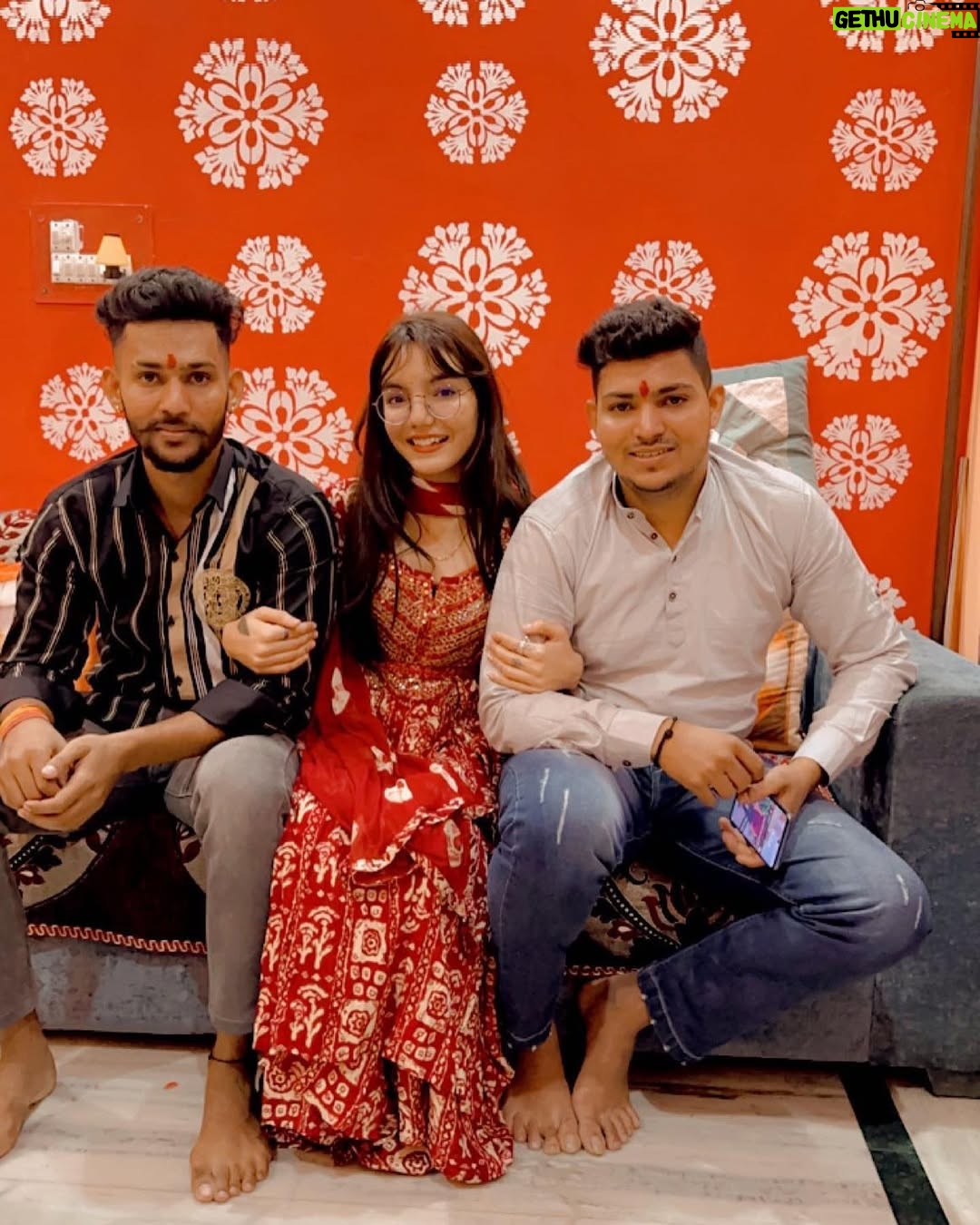 Palak Chauhan - 46.3K Likes - Happy diwali ❤️👀