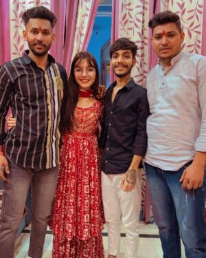 Palak Chauhan Instagram - Happy diwali ❤️👀