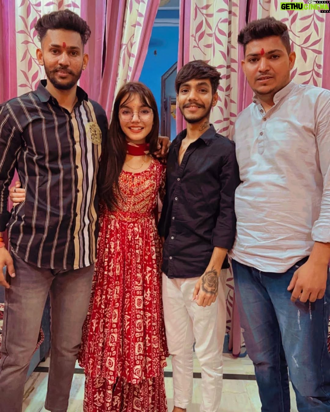 Palak Chauhan - 46.3K Likes - Happy diwali ❤️👀