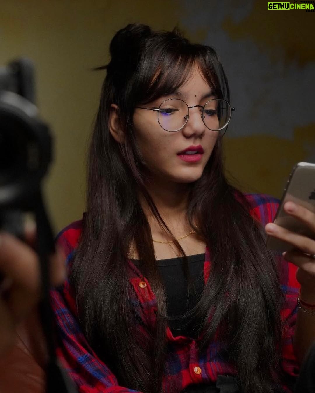 Palak Chauhan - 32.7K Likes - सामने तुम हो और वक्त ठहर जाए 🤫💕