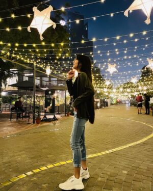 Palak Chauhan Instagram - Twinkle Twinkle little ⭐️