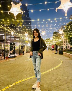 Palak Chauhan Instagram - Twinkle Twinkle little ⭐️