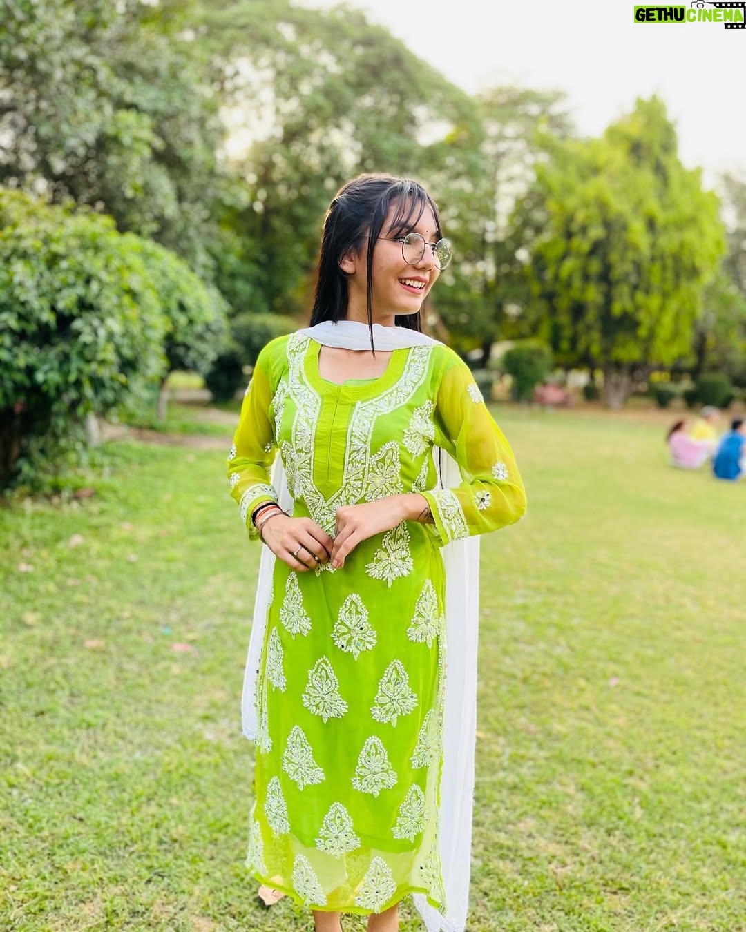 Palak Chauhan - 31.7K Likes - Comment 💚
