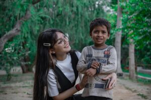 Palak Chauhan Instagram - छोटी छोटी ख़ुशियाँ ही तो जीने का सहारा बनती है …. ख़्वाहिशों का तो क्या वो तो पल पल में बदलती है ॥ (#heavensarmy )💜
Pc credit : @sahil_.raajput