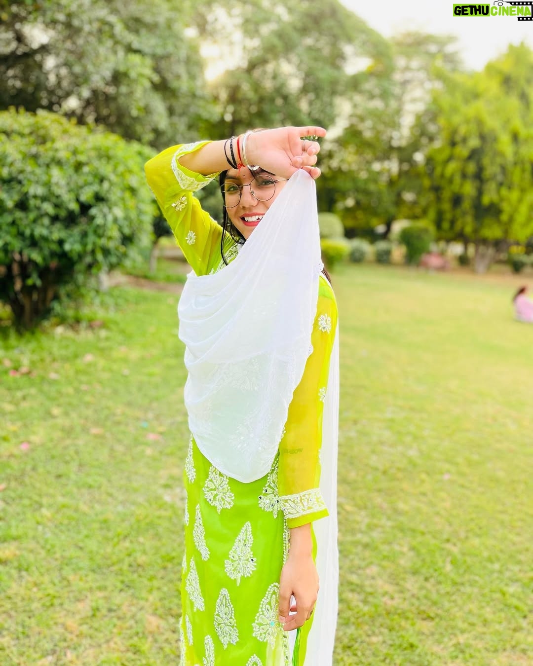 Palak Chauhan - 31.7K Likes - Comment 💚