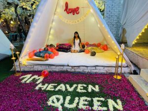 Palak Chauhan Instagram - Celebration of 1 Million at @bigtreecafegurgaon with this beautiful setup 😊
They have two locations in Gurgaon, Golf Course Road and Gwal Pahadi.
@amazoninfluencerprogram #amazondeals
