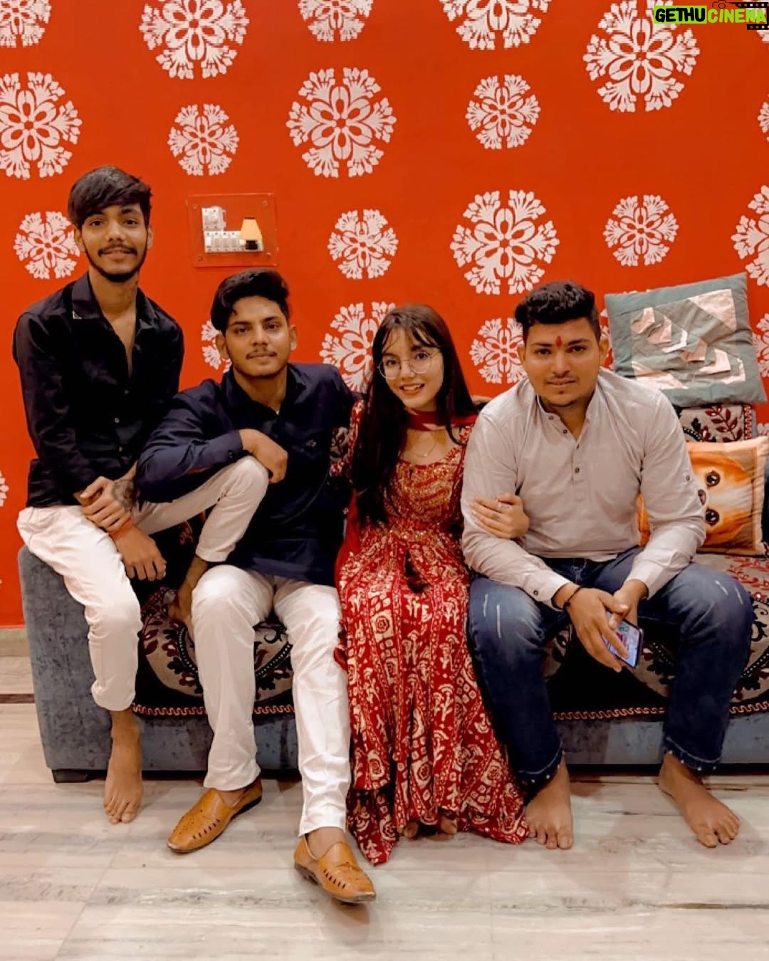 Palak Chauhan - 46.3K Likes - Happy diwali ❤️👀