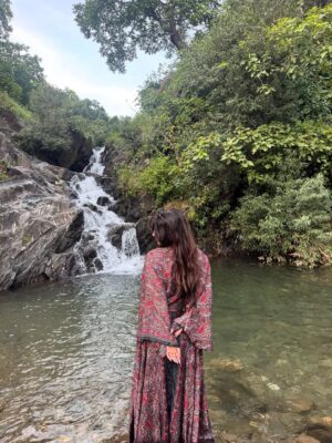 Palak Sharma Instagram - Udaipur is so beautiful 🥹❤️
All thanks to @sunset_adventure0 for organising this wonderful trip ❤️ Best tour and travels company 🛥️🌠
.
.
.
#udaipurdiaries #tourandtravels #tour #tourism #traveldiaries #udaipur #rajasthan
