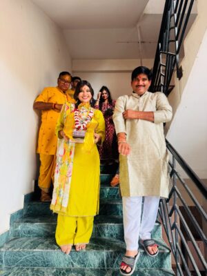 Palak Sharma Instagram - Mourya re 🙏🏻❤️wapas jaldi aana bappa🥺🥺
.
.
.
#bappa #ganpatibappamorya #moryarey #ganpativisarjan #morya #ganpatiji