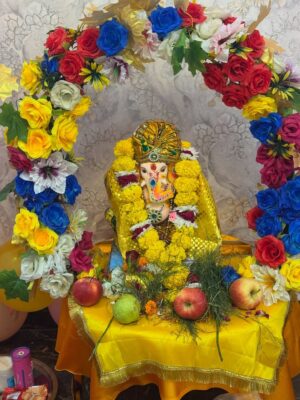 Palak Sharma Instagram - Ganpati Bappa Morya ❤️🙏🏻
.
.
.
#ganpatibappa #ganeshchaturthi #ganeshotsav