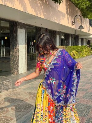 Palak Sharma Instagram - Thankyou @ahesas_fashion for sending me this beautiful outfit 😍❤️❤️❤️
.
.
.
#navratricollection #bestcollection #navratrispecial❤️ #dandiya