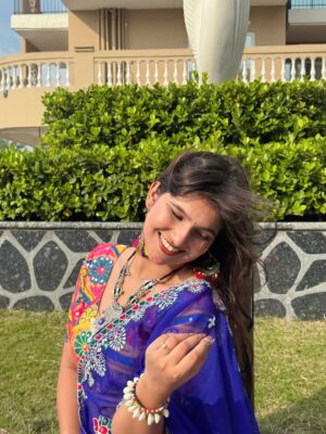 Palak Sharma Instagram - Thankyou @ahesas_fashion for sending me this beautiful outfit 😍❤️❤️❤️
.
.
.
#navratricollection #bestcollection #navratrispecial❤️ #dandiya