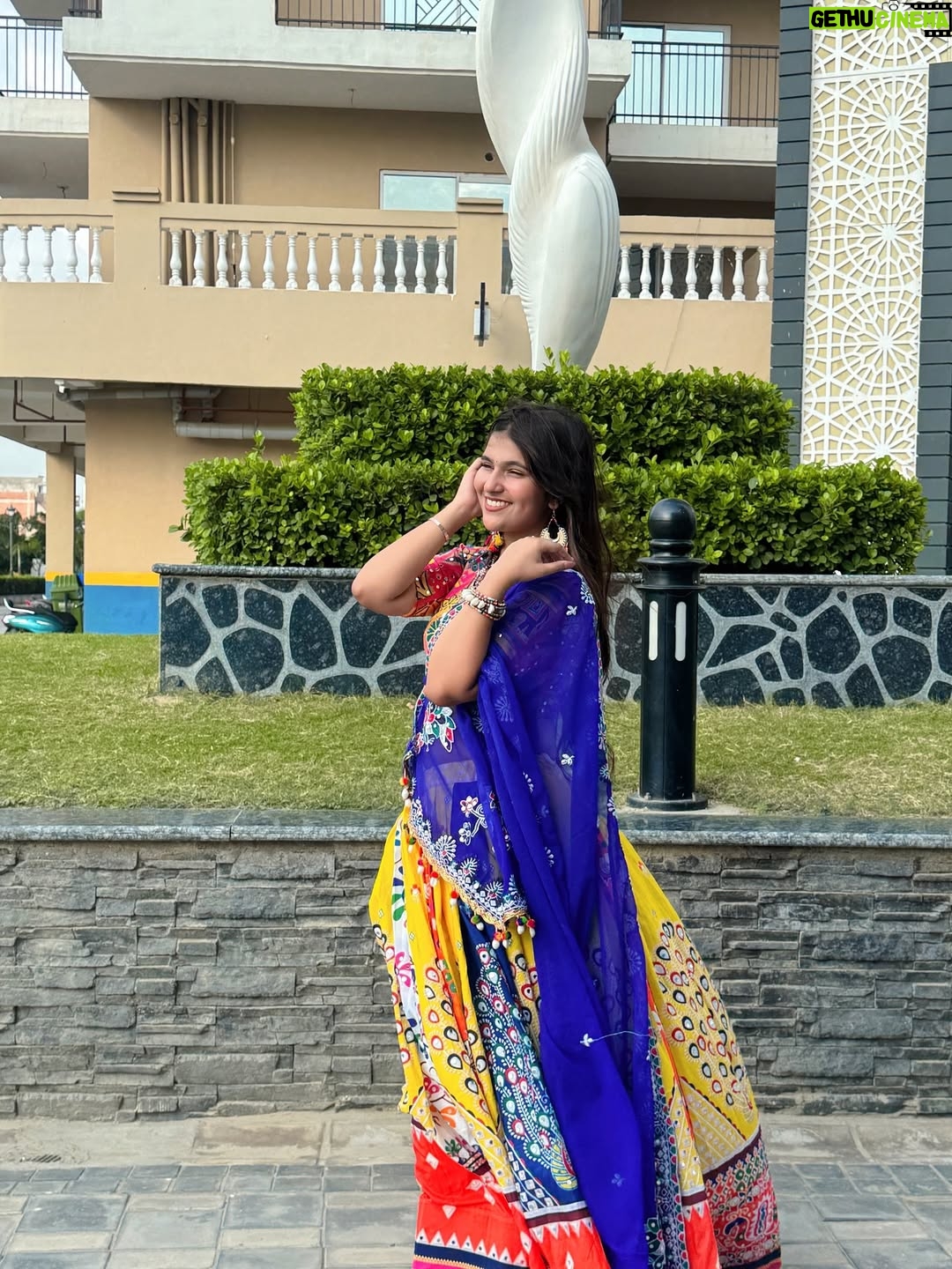 Palak Sharma - 4.7K Likes - Thankyou @ahesas_fashion for sending me this beautiful outfit 😍❤️❤️❤️ 
.
.
.
#navratricollection #bestcollection #navratrispecial❤️ #dandiya