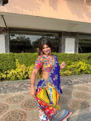 Palak Sharma Instagram - Thankyou @ahesas_fashion for sending me this beautiful outfit 😍❤️❤️❤️
.
.
.
#navratricollection #bestcollection #navratrispecial❤️ #dandiya