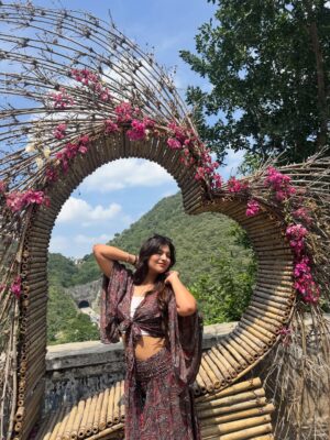 Palak Sharma Instagram - Udaipur is so beautiful 🥹❤️
All thanks to @sunset_adventure0 for organising this wonderful trip ❤️ Best tour and travels company 🛥️🌠
.
.
.
#udaipurdiaries #tourandtravels #tour #tourism #traveldiaries #udaipur #rajasthan