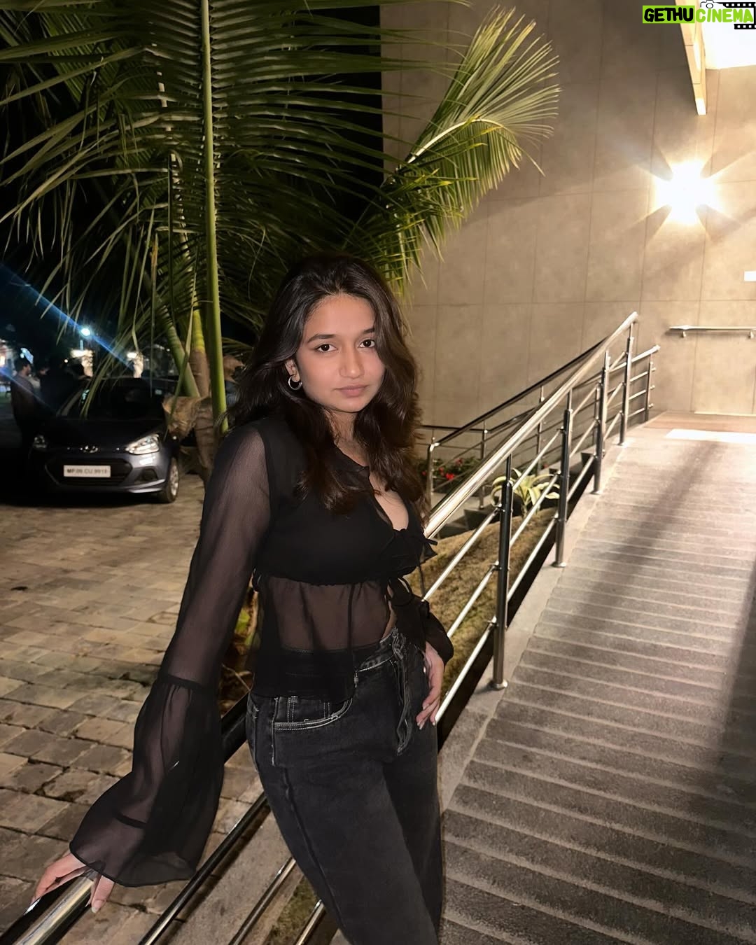 Palak Silawat - 60K Likes - Somewhere between psychotic and iconic. 😽