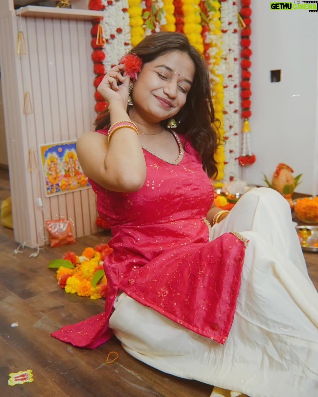 Palak Silawat - 40.7K Likes - Diwali? Pippo patakha? Item? Bomb? What- 🥳😋💘