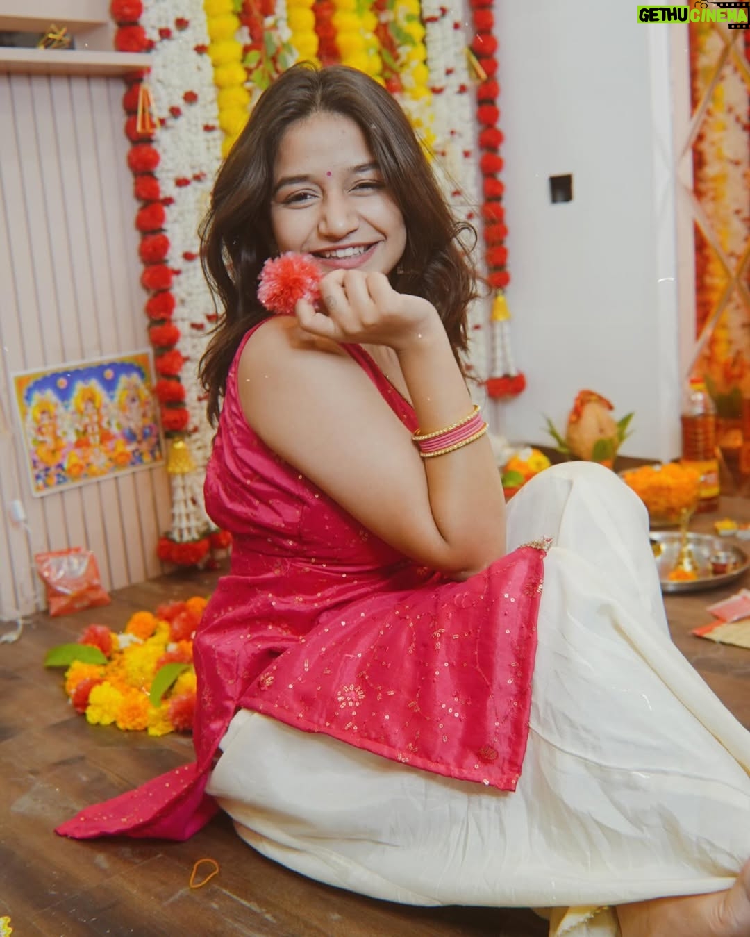 Palak Silawat - 40.7K Likes - Diwali? Pippo patakha? Item? Bomb? What- 🥳😋💘