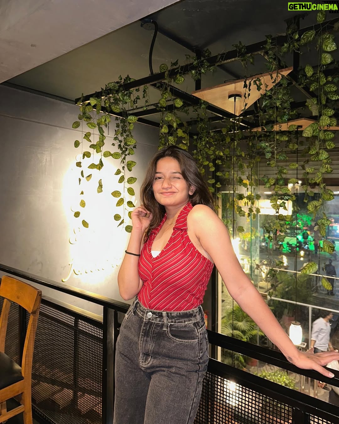 Palak Silawat - 49.4K Likes - Pretty and fine. ❤️