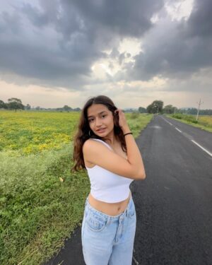 Palak Silawat Instagram - My presence sweet and my aura bright 😽
