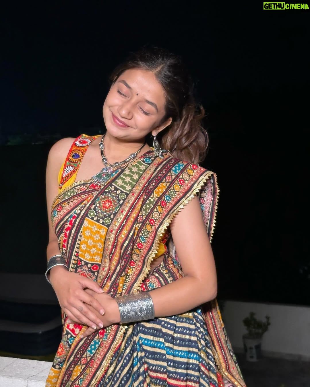 Palak Silawat - 38.5K Likes - Festive szn over horha hai- 😃