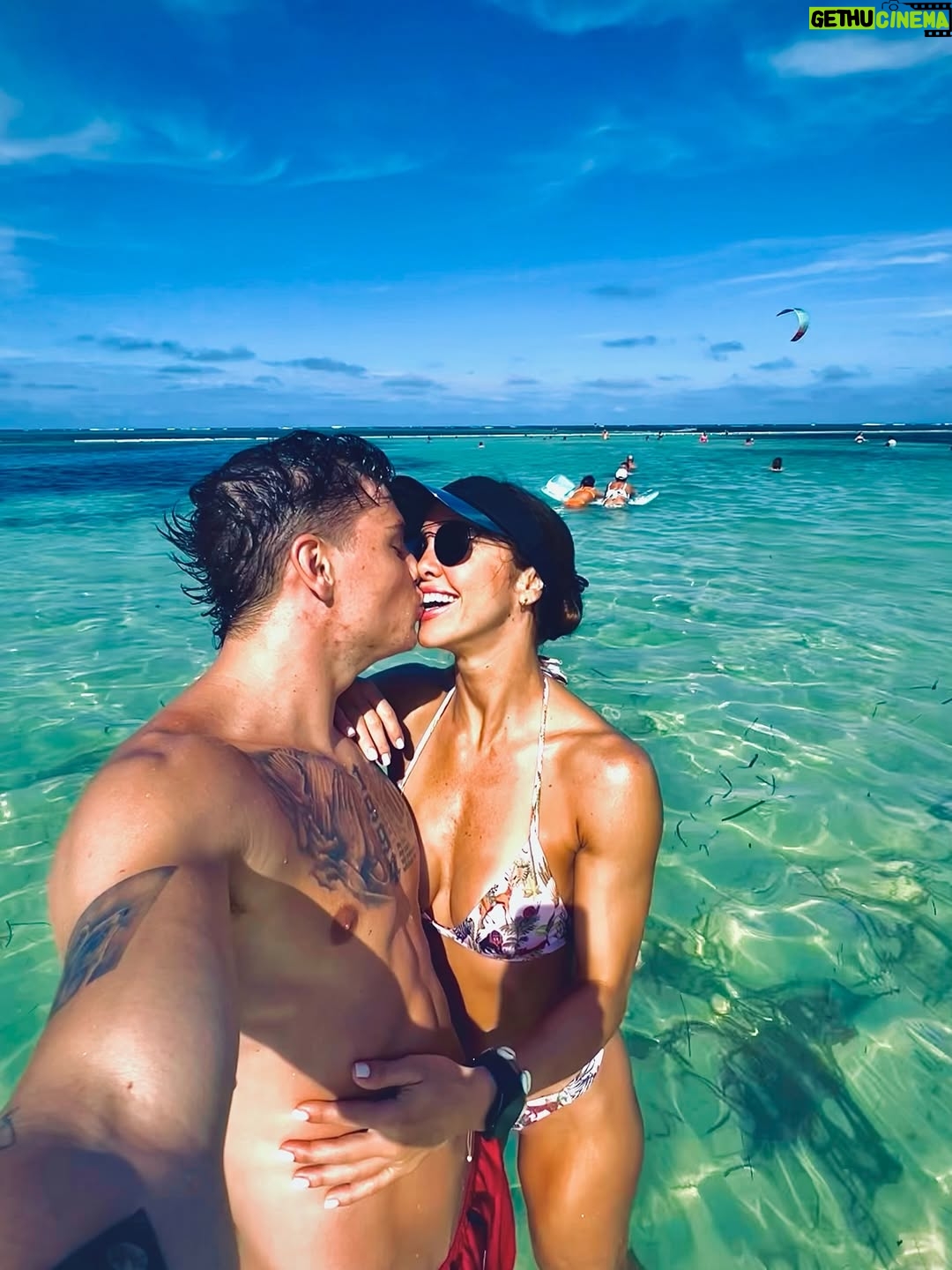 Paloma Fiuza - 15.9K Likes - Estamos con ganas de hacer un viaje juntos y nos gustaría que nos ayuden a elegir el destino! 🤭❤️
Dejanos en los comentarios a donde crees que seria buena opción hacer un viajecito 😎✈️
Te leemos!!! ❤️‍🔥❤️‍🔥❤️‍🔥❤️‍🔥❤️‍🔥
