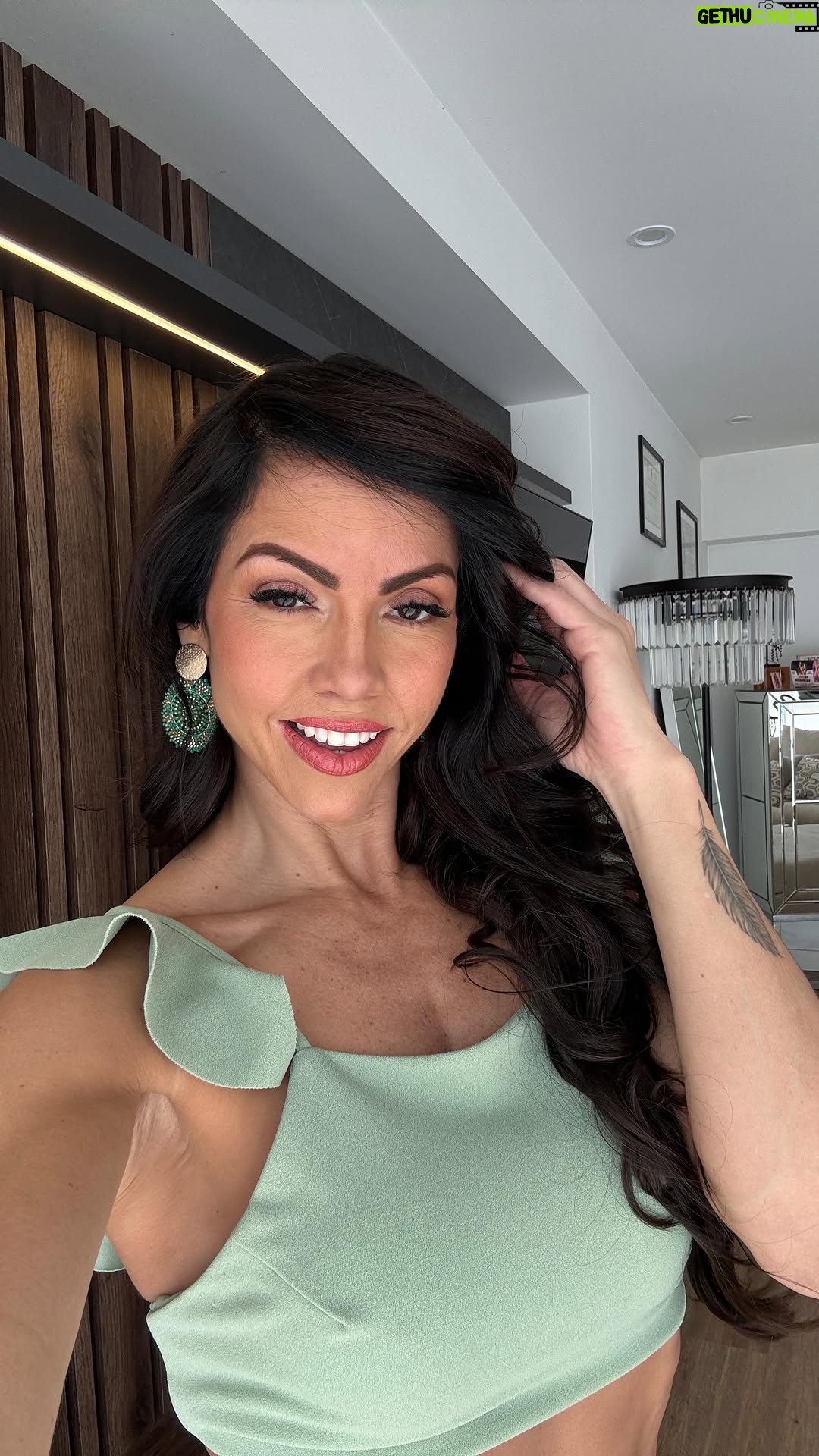 Paloma Fiuza - 19.2K Likes - Muy tropicoqueta! 🧡
Arriba los latinos! 🥁🪇🎼

#parati #fyp  #latinasforeva #tropicoqueta