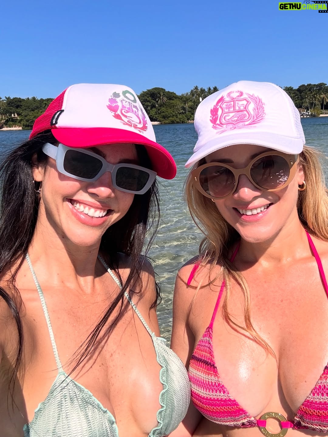 Paloma Fiuza - 12.5K Likes - ☀️🏖️⛱️👙🩳☀️🌊 Latina Forever! 

#miamibeach #latinas #palomafiuzaoficial #parati #fyp #miami