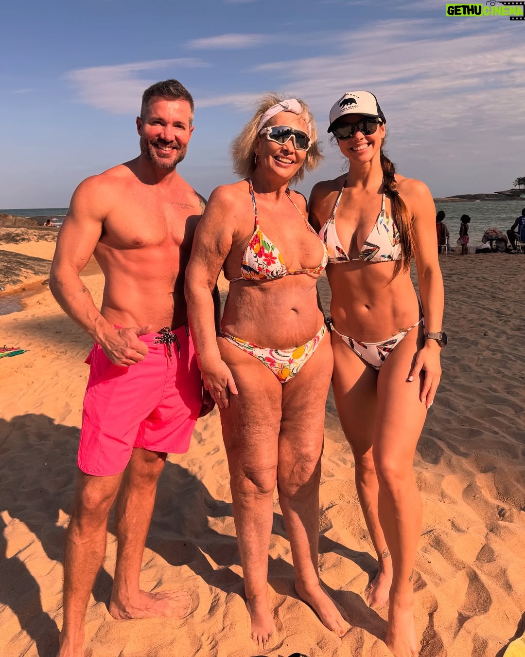 Paloma Fiuza - 23.6K Likes - Amo 🇧🇷🌊❤️☀️👙🌧️⛱️

Quien más le gusta estar en la playa y cerquita de la familia?