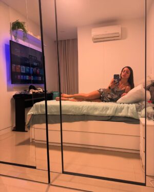 Paloma Fiuza Instagram - Amo 🇧🇷🌊❤️☀️👙🌧️⛱️
Quien más le gusta estar en la playa y cerquita de la familia?