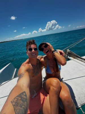 Paloma Fiuza Instagram - Estamos con ganas de hacer un viaje juntos y nos gustaría que nos ayuden a elegir el destino! 🤭❤️
Dejanos en los comentarios a donde crees que seria buena opción hacer un viajecito 😎✈️
Te leemos!!! ❤️🔥❤️🔥❤️🔥❤️🔥❤️🔥