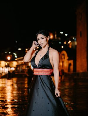 Pamela Franco Instagram - Cusco de dĆa es historia. ā
ļø
Cusco de noche⦠es magia viva. š
Ā”QuĆ© hermoso es mi PerĆŗ!.ā¤ļøš¤ā¤ļø