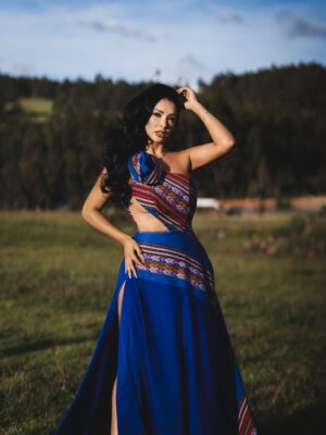 Pamela Franco Instagram - Donde la historia abraza el cielo, florece mi esencia andina. Soy parte de esta tierra que nunca olvida. āØš