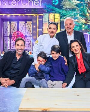 Paola Rey Instagram - GANADORA DE MASTERCHEF CELEBRITY 2024 🏆
Wow! Estoy MUY FELIZ!!! 🥰❤️🎉🥳🍾 Masterchef fue un viaje único, maravilloso, lleno de muchos aprendizajes que solo me deja gratitud infinita y amor en mi corazón ❤️ tengo los ojos llenos de lágrimas de felicidad, satisfacción y amor por este gran SUEÑO FAMILIAR cumplido! 🥰❤️ INFINITAS gracias a mis hijos Oliver y Leo por ser ese hermoso motor que me inspira cada segundo de mi vida a ser mejor persona, a dar lo mejor de mí, LOS AMO HASTA el infinito! ❤️ Gracias a mi esposo @juankvargasactor por creer tanto en mi, por ser ese apoyo incondicional y por darme tanta fuerza! GRACIAS 🥰❤️ INFINITAS GRACIAS a mi Mamá, mi Papá, mi hermana y mi hermano porque gracias a ustedes soy lo que soy, llevo impreso en mi todo su amor y sus enseñanzas! 🥰❤️INFINITAS GRACIAS a toda mi familia, mis amigos, a toda la gente cercana que siempre me dio esa voz de aliento llena de fe y amor! 🥰❤️ GRACIAS a TODAS las personas que me apoyaron y me acompañaron en este camino🙏🏻, a mis chefs a los que adoro y con los cuales estoy profundamente agradecida 🥰❤️: Gracias mi querido @jacobobonilla Te adoro 🥰❤️ Gracias mi querido @chefcantor Te adoro 🥰❤️
Mi querida María Clara López @mclmanager mi María linda! Te agradezco mucho todo ese apoyo que me diste siempre! fuiste muy importante para mí! Te ADORO! 🥰❤️ Gracias infinitas a todos y cada uno de ustedes por su apoyo, me alentaron, ustedes también fueron mi inspiración con sus lindos mensaje y palabras GRACIAS!❤️
Gracias a @canalrcn por permitirme participar en este hermoso proyecto llamado @masterchefcelebrity fue un gran honor ❤️ muchas gracias a mis queridos @jorge.rausch @nicodezubiria @adriamarina @claudiabahamon por todos los aprendizajes vividos, solo tengo amor y agradecimiento en mi corazón para ustedes❤️🥰 gracias a todo ese gran equipo detrás de cámaras que me dio tanto amor, los llevo en mi corazón ❤️
Compañeras @vicky.berrio @cuervocarolina @martinalapeligrosa fue un gusto compartir de principio a fin junto a ustedes esta gran aventura, las respeto y las admiro ❤️
Gracias a todos mis compañeros de viaje, fue un honor cocinar junto a ustedes en la cocina más importante del mundo ❤️