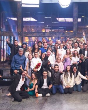 Paola Rey Instagram - GANADORA DE MASTERCHEF CELEBRITY 2024 🏆
Wow! Estoy MUY FELIZ!!! 🥰❤️🎉🥳🍾 Masterchef fue un viaje único, maravilloso, lleno de muchos aprendizajes que solo me deja gratitud infinita y amor en mi corazón ❤️ tengo los ojos llenos de lágrimas de felicidad, satisfacción y amor por este gran SUEÑO FAMILIAR cumplido! 🥰❤️ INFINITAS gracias a mis hijos Oliver y Leo por ser ese hermoso motor que me inspira cada segundo de mi vida a ser mejor persona, a dar lo mejor de mí, LOS AMO HASTA el infinito! ❤️ Gracias a mi esposo @juankvargasactor por creer tanto en mi, por ser ese apoyo incondicional y por darme tanta fuerza! GRACIAS 🥰❤️ INFINITAS GRACIAS a mi Mamá, mi Papá, mi hermana y mi hermano porque gracias a ustedes soy lo que soy, llevo impreso en mi todo su amor y sus enseñanzas! 🥰❤️INFINITAS GRACIAS a toda mi familia, mis amigos, a toda la gente cercana que siempre me dio esa voz de aliento llena de fe y amor! 🥰❤️ GRACIAS a TODAS las personas que me apoyaron y me acompañaron en este camino🙏🏻, a mis chefs a los que adoro y con los cuales estoy profundamente agradecida 🥰❤️: Gracias mi querido @jacobobonilla Te adoro 🥰❤️ Gracias mi querido @chefcantor Te adoro 🥰❤️
Mi querida María Clara López @mclmanager mi María linda! Te agradezco mucho todo ese apoyo que me diste siempre! fuiste muy importante para mí! Te ADORO! 🥰❤️ Gracias infinitas a todos y cada uno de ustedes por su apoyo, me alentaron, ustedes también fueron mi inspiración con sus lindos mensaje y palabras GRACIAS!❤️
Gracias a @canalrcn por permitirme participar en este hermoso proyecto llamado @masterchefcelebrity fue un gran honor ❤️ muchas gracias a mis queridos @jorge.rausch @nicodezubiria @adriamarina @claudiabahamon por todos los aprendizajes vividos, solo tengo amor y agradecimiento en mi corazón para ustedes❤️🥰 gracias a todo ese gran equipo detrás de cámaras que me dio tanto amor, los llevo en mi corazón ❤️
Compañeras @vicky.berrio @cuervocarolina @martinalapeligrosa fue un gusto compartir de principio a fin junto a ustedes esta gran aventura, las respeto y las admiro ❤️
Gracias a todos mis compañeros de viaje, fue un honor cocinar junto a ustedes en la cocina más importante del mundo ❤️