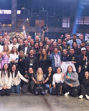 Paola Rey Instagram - GANADORA DE MASTERCHEF CELEBRITY 2024 🏆
Wow! Estoy MUY FELIZ!!! 🥰❤️🎉🥳🍾 Masterchef fue un viaje único, maravilloso, lleno de muchos aprendizajes que solo me deja gratitud infinita y amor en mi corazón ❤️ tengo los ojos llenos de lágrimas de felicidad, satisfacción y amor por este gran SUEÑO FAMILIAR cumplido! 🥰❤️ INFINITAS gracias a mis hijos Oliver y Leo por ser ese hermoso motor que me inspira cada segundo de mi vida a ser mejor persona, a dar lo mejor de mí, LOS AMO HASTA el infinito! ❤️ Gracias a mi esposo @juankvargasactor por creer tanto en mi, por ser ese apoyo incondicional y por darme tanta fuerza! GRACIAS 🥰❤️ INFINITAS GRACIAS a mi Mamá, mi Papá, mi hermana y mi hermano porque gracias a ustedes soy lo que soy, llevo impreso en mi todo su amor y sus enseñanzas! 🥰❤️INFINITAS GRACIAS a toda mi familia, mis amigos, a toda la gente cercana que siempre me dio esa voz de aliento llena de fe y amor! 🥰❤️ GRACIAS a TODAS las personas que me apoyaron y me acompañaron en este camino🙏🏻, a mis chefs a los que adoro y con los cuales estoy profundamente agradecida 🥰❤️: Gracias mi querido @jacobobonilla Te adoro 🥰❤️ Gracias mi querido @chefcantor Te adoro 🥰❤️
Mi querida María Clara López @mclmanager mi María linda! Te agradezco mucho todo ese apoyo que me diste siempre! fuiste muy importante para mí! Te ADORO! 🥰❤️ Gracias infinitas a todos y cada uno de ustedes por su apoyo, me alentaron, ustedes también fueron mi inspiración con sus lindos mensaje y palabras GRACIAS!❤️
Gracias a @canalrcn por permitirme participar en este hermoso proyecto llamado @masterchefcelebrity fue un gran honor ❤️ muchas gracias a mis queridos @jorge.rausch @nicodezubiria @adriamarina @claudiabahamon por todos los aprendizajes vividos, solo tengo amor y agradecimiento en mi corazón para ustedes❤️🥰 gracias a todo ese gran equipo detrás de cámaras que me dio tanto amor, los llevo en mi corazón ❤️
Compañeras @vicky.berrio @cuervocarolina @martinalapeligrosa fue un gusto compartir de principio a fin junto a ustedes esta gran aventura, las respeto y las admiro ❤️
Gracias a todos mis compañeros de viaje, fue un honor cocinar junto a ustedes en la cocina más importante del mundo ❤️