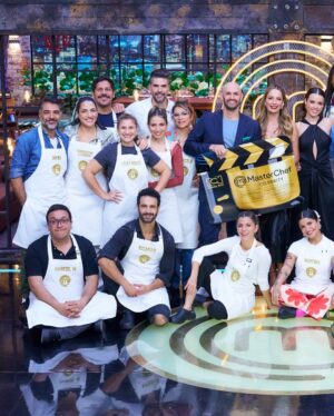 Paola Rey Instagram - GANADORA DE MASTERCHEF CELEBRITY 2024 🏆
Wow! Estoy MUY FELIZ!!! 🥰❤️🎉🥳🍾 Masterchef fue un viaje único, maravilloso, lleno de muchos aprendizajes que solo me deja gratitud infinita y amor en mi corazón ❤️ tengo los ojos llenos de lágrimas de felicidad, satisfacción y amor por este gran SUEÑO FAMILIAR cumplido! 🥰❤️ INFINITAS gracias a mis hijos Oliver y Leo por ser ese hermoso motor que me inspira cada segundo de mi vida a ser mejor persona, a dar lo mejor de mí, LOS AMO HASTA el infinito! ❤️ Gracias a mi esposo @juankvargasactor por creer tanto en mi, por ser ese apoyo incondicional y por darme tanta fuerza! GRACIAS 🥰❤️ INFINITAS GRACIAS a mi Mamá, mi Papá, mi hermana y mi hermano porque gracias a ustedes soy lo que soy, llevo impreso en mi todo su amor y sus enseñanzas! 🥰❤️INFINITAS GRACIAS a toda mi familia, mis amigos, a toda la gente cercana que siempre me dio esa voz de aliento llena de fe y amor! 🥰❤️ GRACIAS a TODAS las personas que me apoyaron y me acompañaron en este camino🙏🏻, a mis chefs a los que adoro y con los cuales estoy profundamente agradecida 🥰❤️: Gracias mi querido @jacobobonilla Te adoro 🥰❤️ Gracias mi querido @chefcantor Te adoro 🥰❤️
Mi querida María Clara López @mclmanager mi María linda! Te agradezco mucho todo ese apoyo que me diste siempre! fuiste muy importante para mí! Te ADORO! 🥰❤️ Gracias infinitas a todos y cada uno de ustedes por su apoyo, me alentaron, ustedes también fueron mi inspiración con sus lindos mensaje y palabras GRACIAS!❤️
Gracias a @canalrcn por permitirme participar en este hermoso proyecto llamado @masterchefcelebrity fue un gran honor ❤️ muchas gracias a mis queridos @jorge.rausch @nicodezubiria @adriamarina @claudiabahamon por todos los aprendizajes vividos, solo tengo amor y agradecimiento en mi corazón para ustedes❤️🥰 gracias a todo ese gran equipo detrás de cámaras que me dio tanto amor, los llevo en mi corazón ❤️
Compañeras @vicky.berrio @cuervocarolina @martinalapeligrosa fue un gusto compartir de principio a fin junto a ustedes esta gran aventura, las respeto y las admiro ❤️
Gracias a todos mis compañeros de viaje, fue un honor cocinar junto a ustedes en la cocina más importante del mundo ❤️