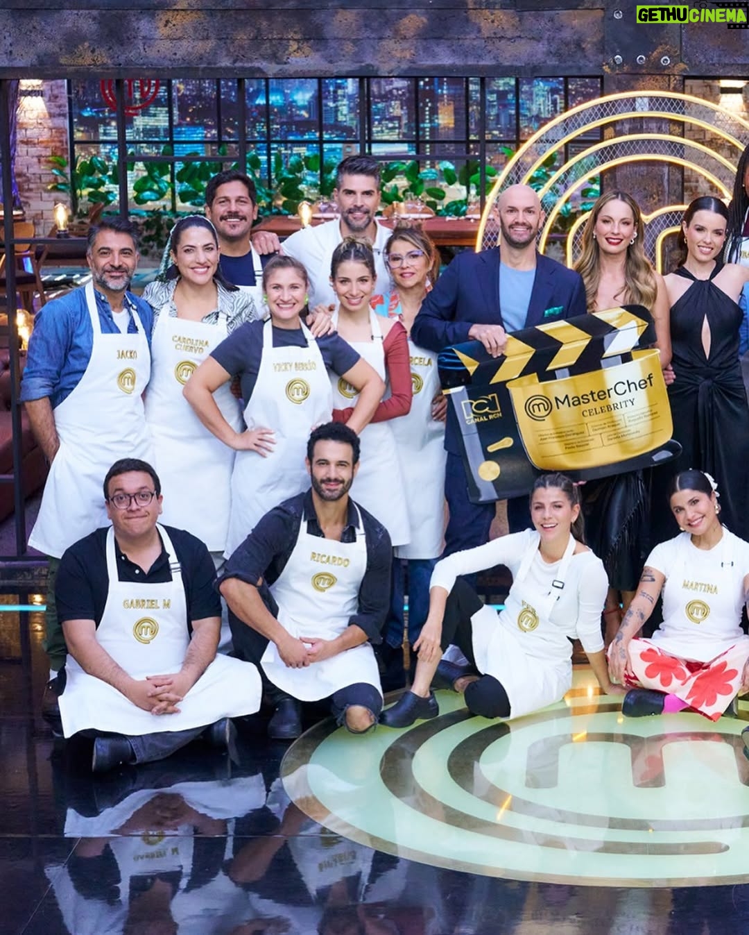 Paola Rey - 192K Likes - GANADORA DE MASTERCHEF CELEBRITY 2024 🏆 

Wow! Estoy MUY FELIZ!!! 🥰❤️🎉🥳🍾 Masterchef fue un viaje único, maravilloso, lleno de muchos aprendizajes que solo me deja gratitud infinita y amor en mi corazón ❤️ tengo los ojos llenos de lágrimas de felicidad, satisfacción y amor por este gran SUEÑO FAMILIAR cumplido! 🥰❤️ INFINITAS gracias a mis hijos Oliver y Leo por ser ese hermoso motor que me inspira cada segundo de mi vida a ser mejor persona, a dar lo mejor de mí, LOS AMO HASTA el infinito! ❤️ Gracias a mi esposo @juankvargasactor por creer tanto en mi, por ser ese apoyo incondicional y por darme tanta fuerza! GRACIAS 🥰❤️ INFINITAS GRACIAS a mi Mamá, mi Papá, mi hermana y mi hermano porque gracias a ustedes soy lo que soy, llevo impreso en mi todo su amor y sus enseñanzas! 🥰❤️INFINITAS GRACIAS a toda mi familia, mis amigos, a toda la gente cercana que siempre me dio esa voz de aliento llena de fe y amor! 🥰❤️ GRACIAS a TODAS las personas que me apoyaron y me acompañaron en este camino🙏🏻, a mis chefs a los que adoro y con los cuales estoy profundamente agradecida 🥰❤️: Gracias mi querido @jacobobonilla Te adoro 🥰❤️ Gracias mi querido @chefcantor Te adoro 🥰❤️
Mi querida María Clara López @mclmanager mi María linda! Te agradezco mucho todo ese apoyo que me diste siempre! fuiste muy importante para mí! Te ADORO! 🥰❤️ Gracias infinitas a todos y cada uno de ustedes por su apoyo, me alentaron, ustedes también fueron mi inspiración con sus lindos mensaje y palabras GRACIAS!❤️
Gracias a @canalrcn por permitirme participar en este hermoso proyecto llamado @masterchefcelebrity fue un gran honor ❤️ muchas gracias a mis queridos @jorge.rausch @nicodezubiria  @adriamarina @claudiabahamon por todos los aprendizajes vividos, solo tengo amor y agradecimiento en mi corazón para ustedes❤️🥰 gracias a todo ese gran equipo detrás de cámaras que me dio tanto amor, los llevo en mi corazón ❤️
Compañeras @vicky.berrio @cuervocarolina @martinalapeligrosa fue un gusto compartir de principio a fin junto a ustedes esta gran aventura, las respeto y las admiro ❤️
Gracias a todos mis compañeros de viaje, fue un honor cocinar junto a ustedes en la cocina más importante del mundo ❤️