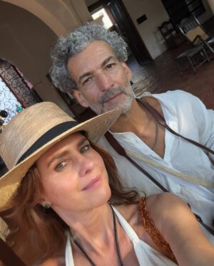 Paola Turbay Instagram - CERO Y VAN 33!
33 aƱos juntos - 31 casados.
Mas de la mitad de nuestras vidas y lista para seguir caminando juntos, robÔndote besos, abrazos y carcajadas. Porque asà es que es buena la vida!
HAPPY ANNIVERSARY! š