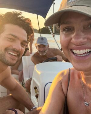 Paola Turbay Instagram - ASĆ RECIBIMOS EL 2025 āļø